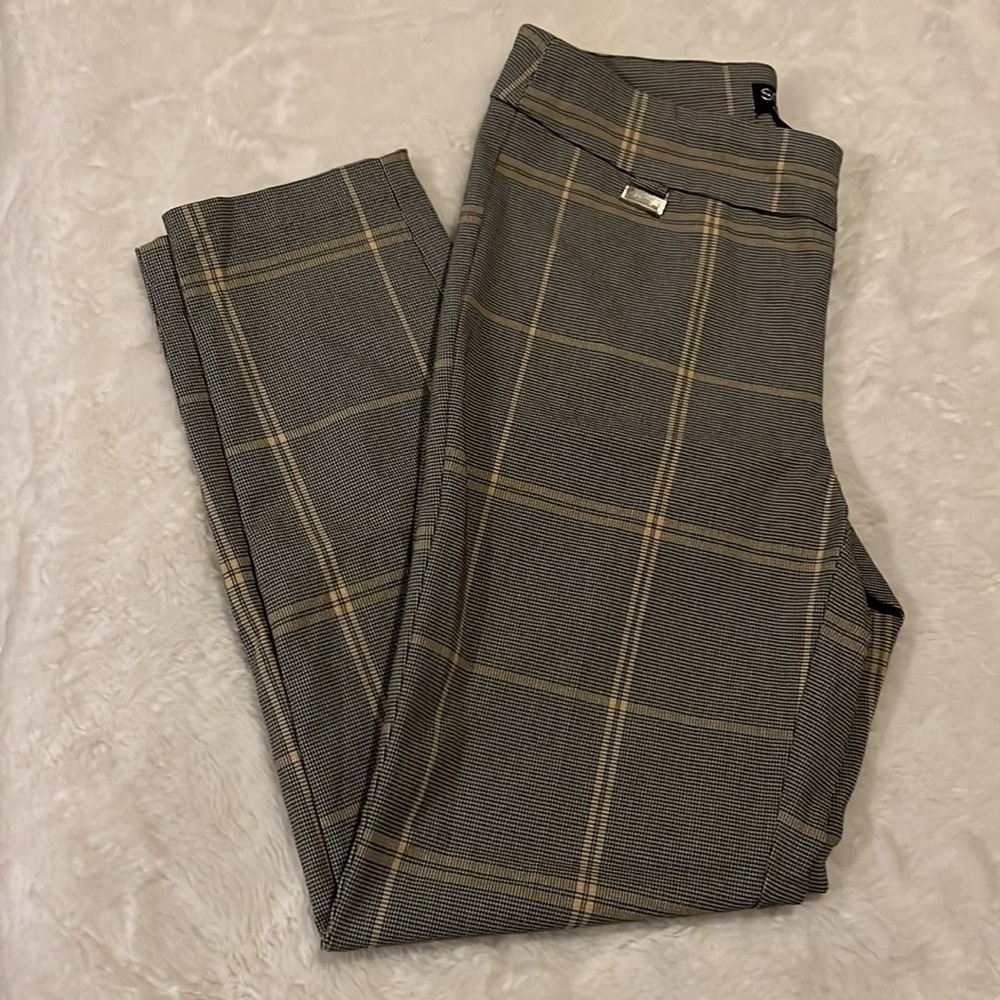 Soho Apparel Women’s Ankle Pants